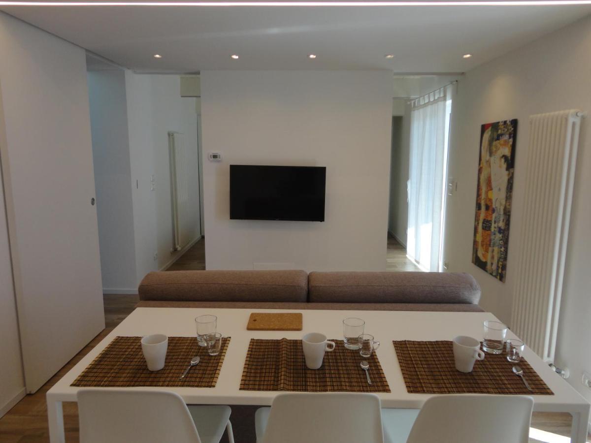 Casa Klimt Vicinissima Al Mare Parcheggio Privato Gratuito Se Disponibile Apartment Pescara Exterior foto
