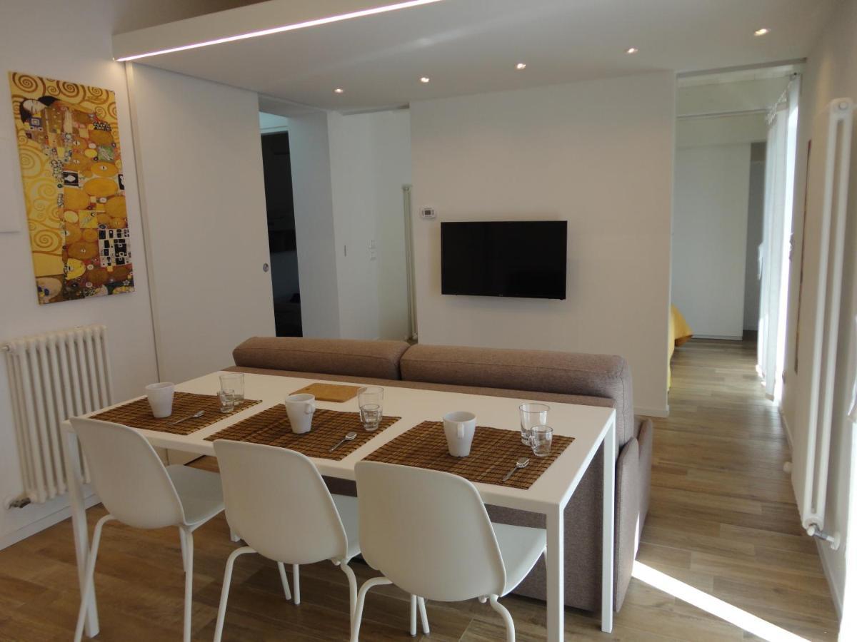 Casa Klimt Vicinissima Al Mare Parcheggio Privato Gratuito Se Disponibile Apartment Pescara Exterior foto