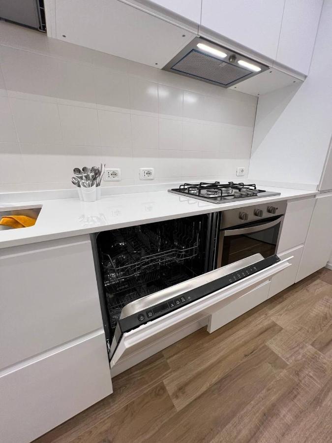 Casa Klimt Vicinissima Al Mare Parcheggio Privato Gratuito Se Disponibile Apartment Pescara Exterior foto