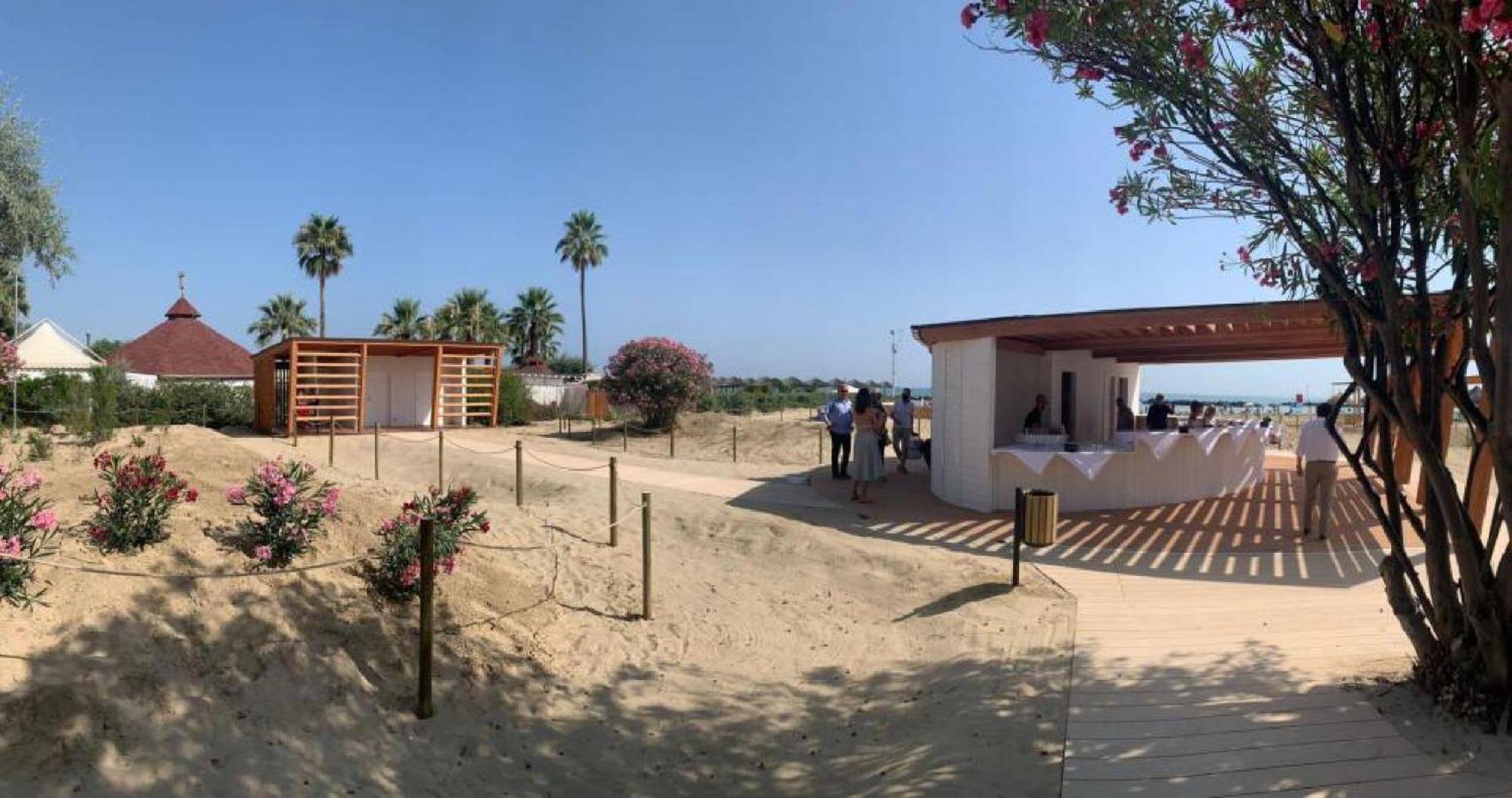 Casa Klimt Vicinissima Al Mare Parcheggio Privato Gratuito Se Disponibile Apartment Pescara Exterior foto